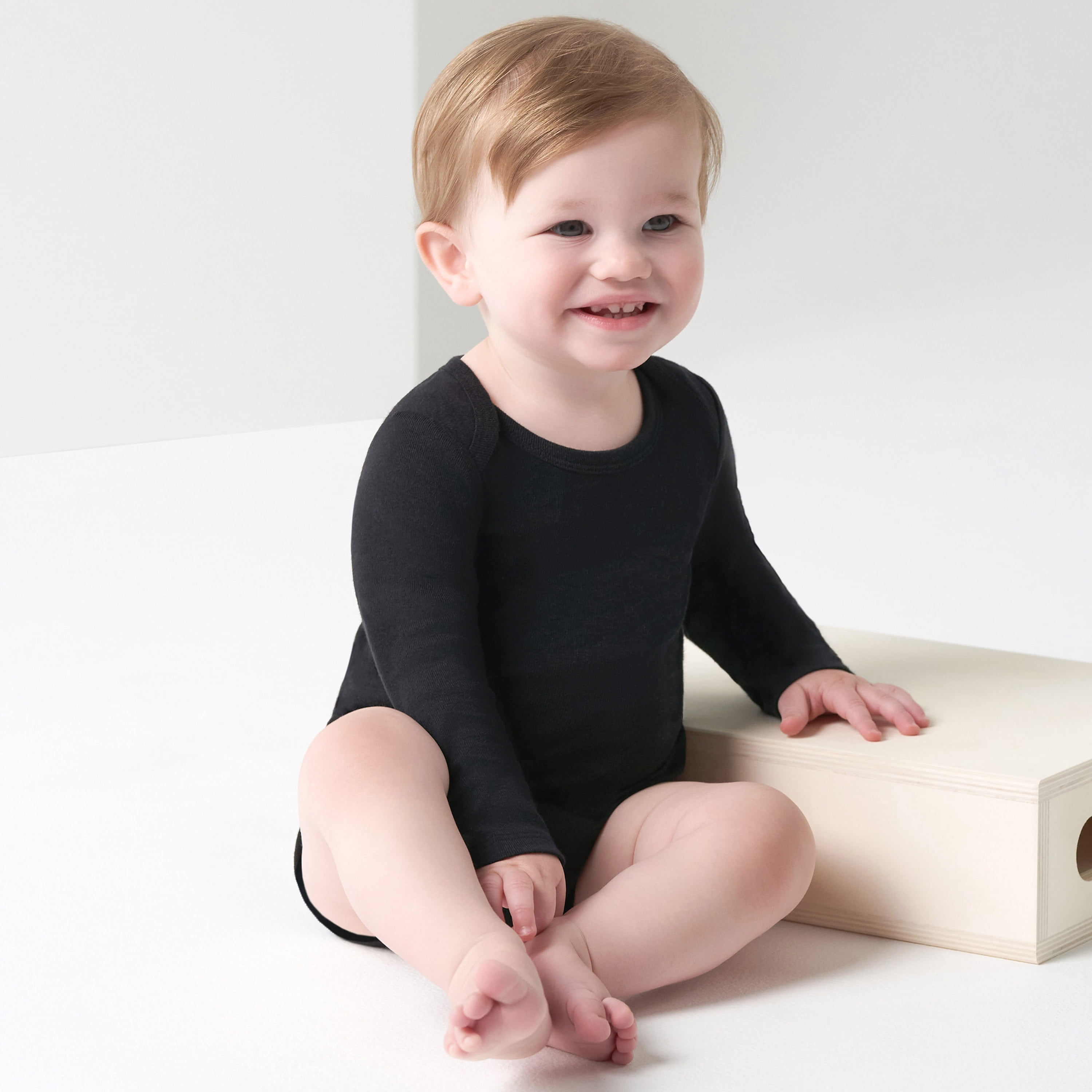 Gerber Onesies Brand Baby Gender Neutral Long Sleeve Bodysuits, 5 Pack, Sizes 3-6 Months - 24 Months