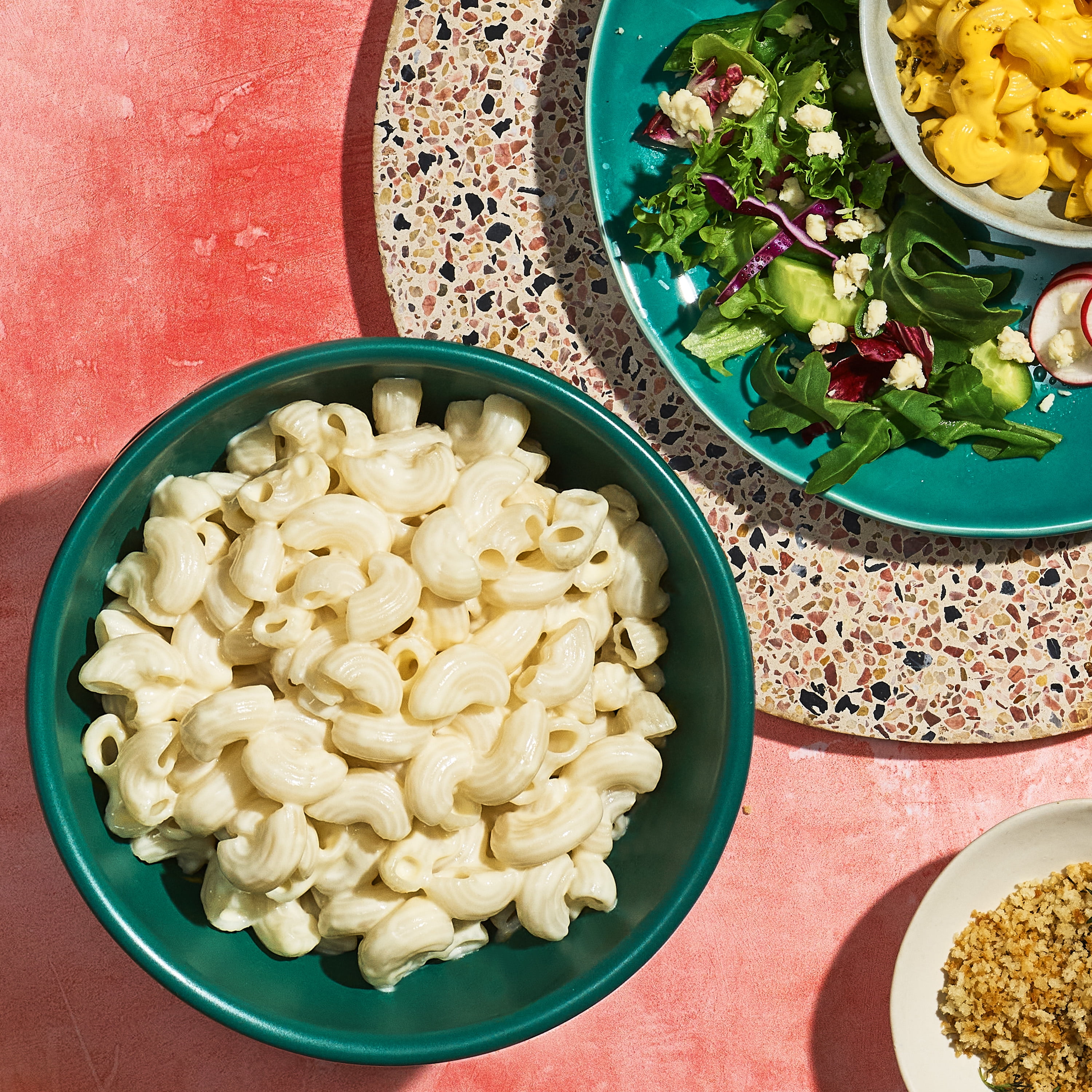 (3 pack) Daiya Dairy Free Gluten Free Deluxe White Cheddar Mac and Cheese, 10.6 oz (Shelf Stable)