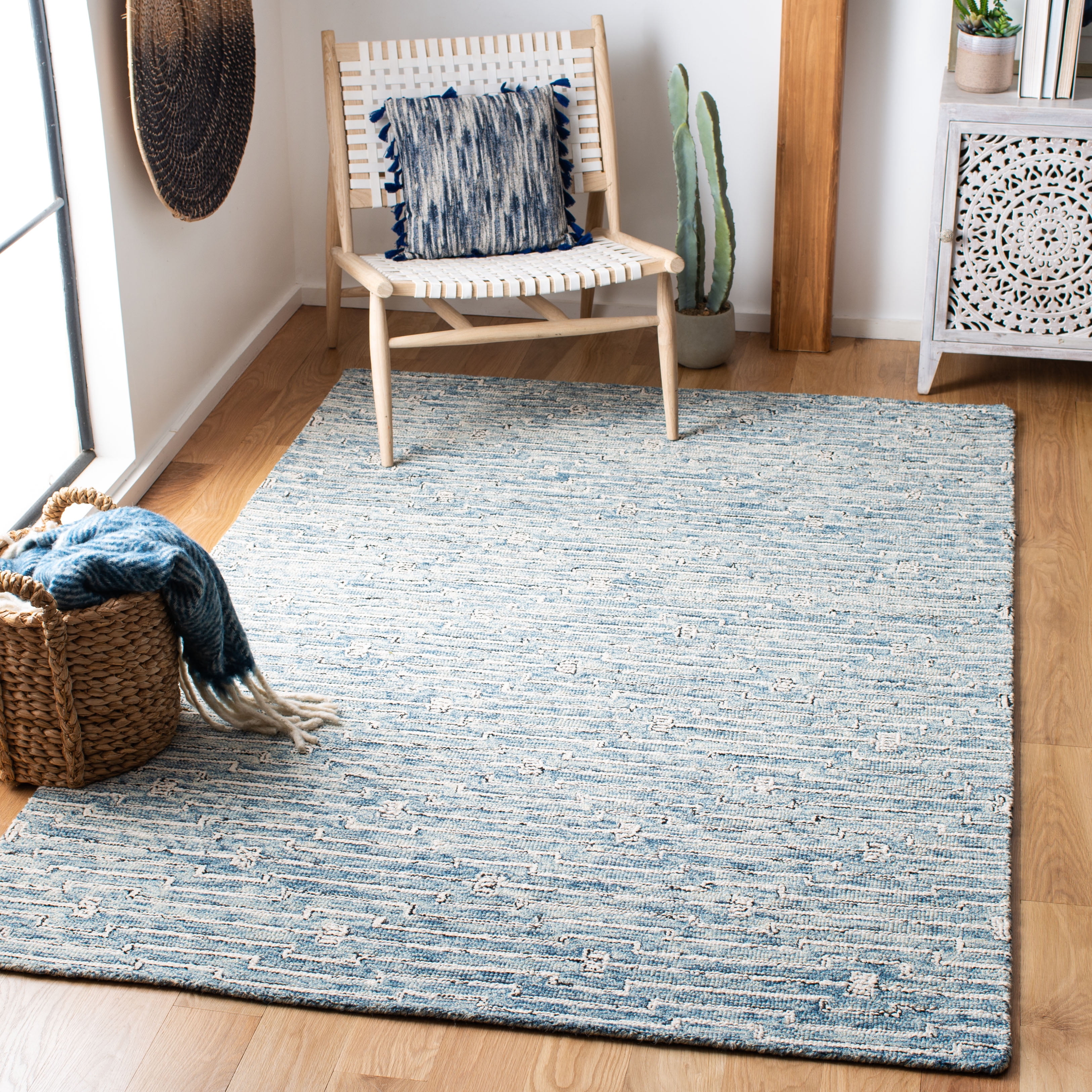 SAFAVIEH Micro-Loop Aspen Geometric Area Rug, Light Blue/Ivory, 5' x 8'