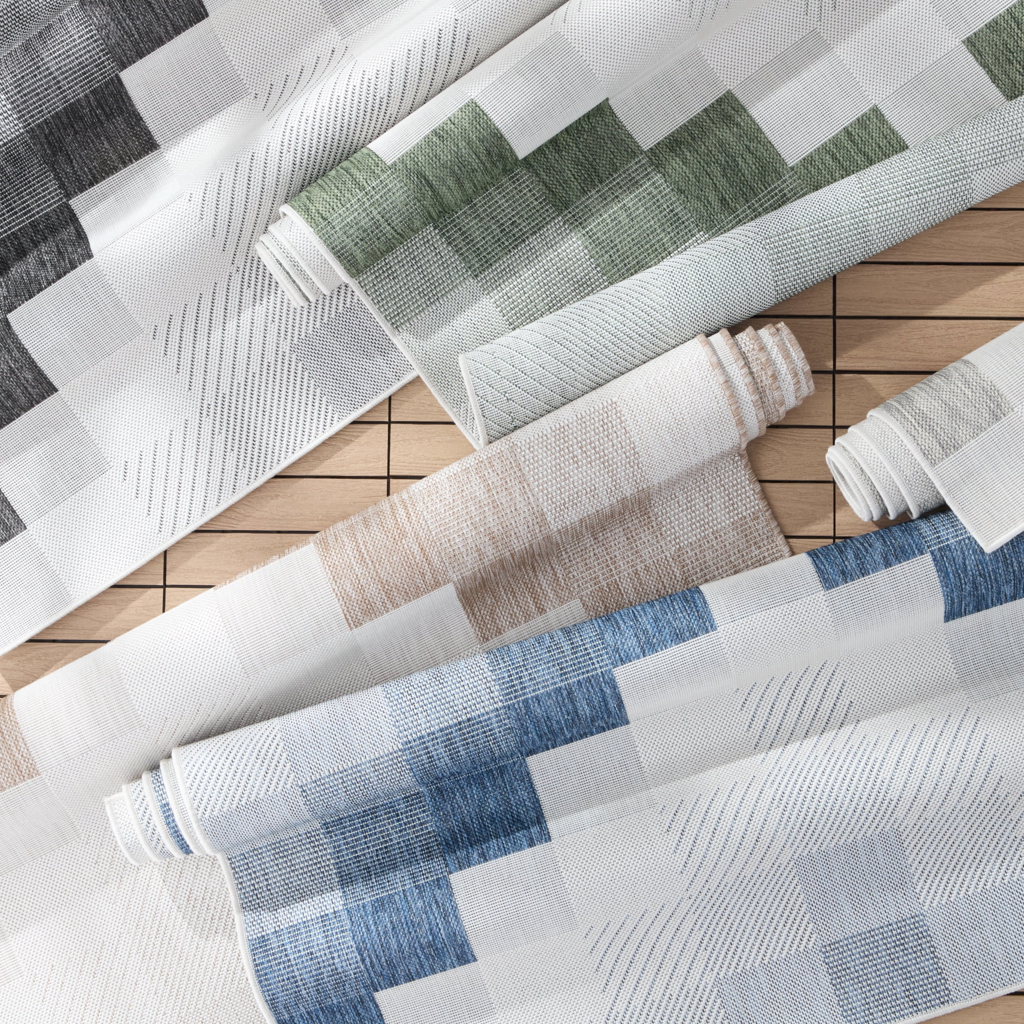 NICOLE MILLER NEW YORK Patio Country Ombre Chevron Indoor Outdoor Area Rug, UV Fade Resistant, Low Pile, Beige/Cream, 5'2"x7'2"