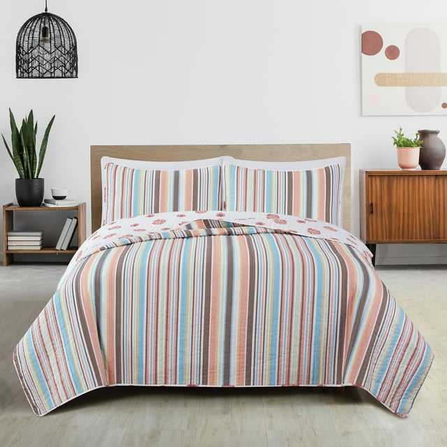 Great Bay Home Coastal Beach Reversible Reversible Quilt Set With Shams ...