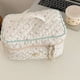 thumbnail image 5 of Bolsa De Viaje Bolsa Bonito de cosméticos coreano de mano acolchado de maquillaje de viaje portátil (cereza blanca) Tmvgtek Para Estrenar, 5 of 6