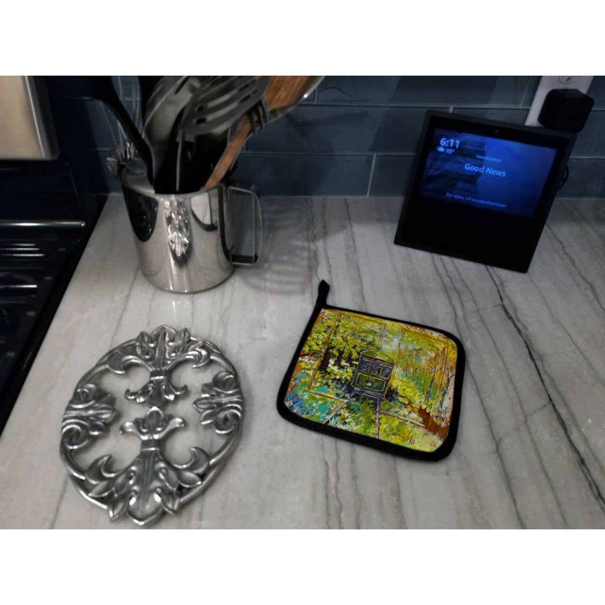 Carolines Treasures MW1326PTHD Streetcar End of the Line Pair of Pot Holders , 7.5HX7.5W, multicolor
