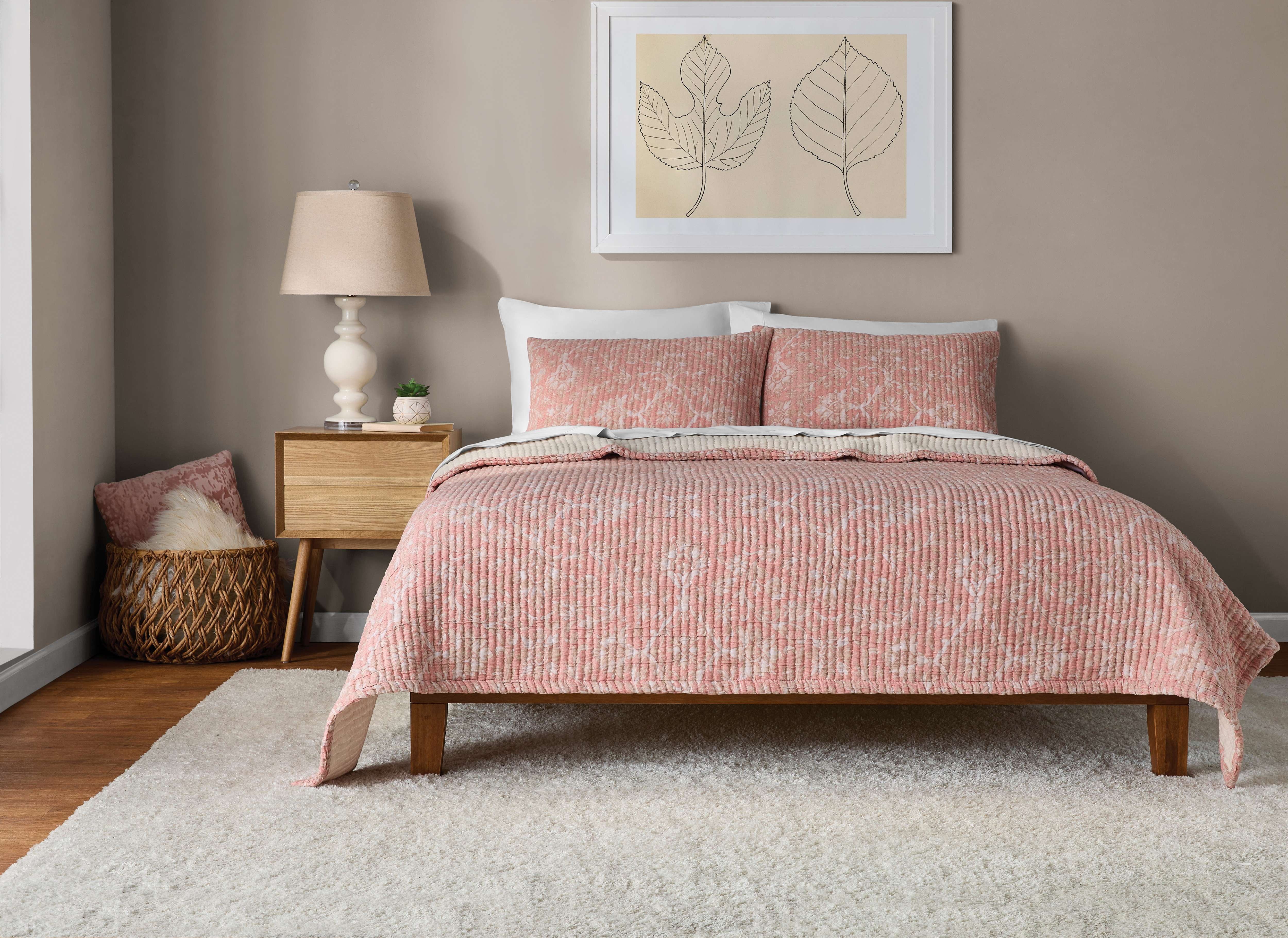 Mainstays 100% Cotton Matelasse Quilt Bedding Terracotta Floral Printed Denier Filled Jacquard Quilts, Full/Queen - Reversible, Breathable