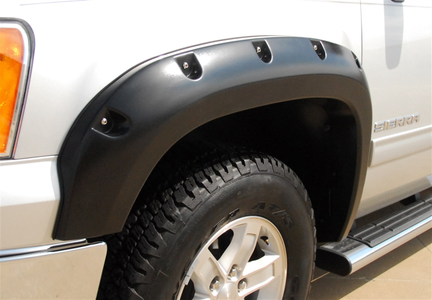 Lund RX109S RX Rivet-Style Fender Flares Fits select: 2011-2013 GMC SIERRA, 2009-2010 GMC SIERRA C1500