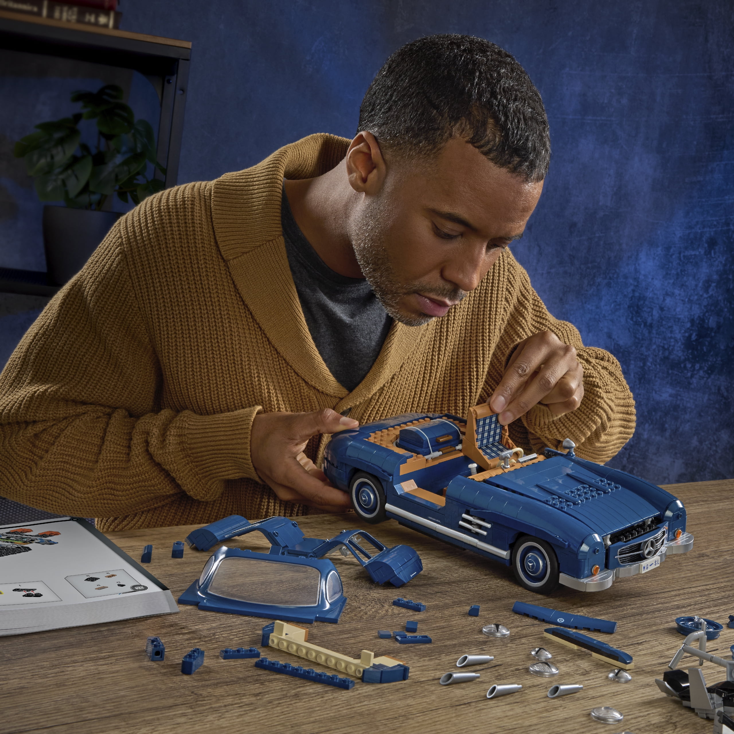 Mattel Brick Shop Hot Wheels Mercedes-Benz 300 SL Building Toy Kit (1600 Pieces), for Collectors