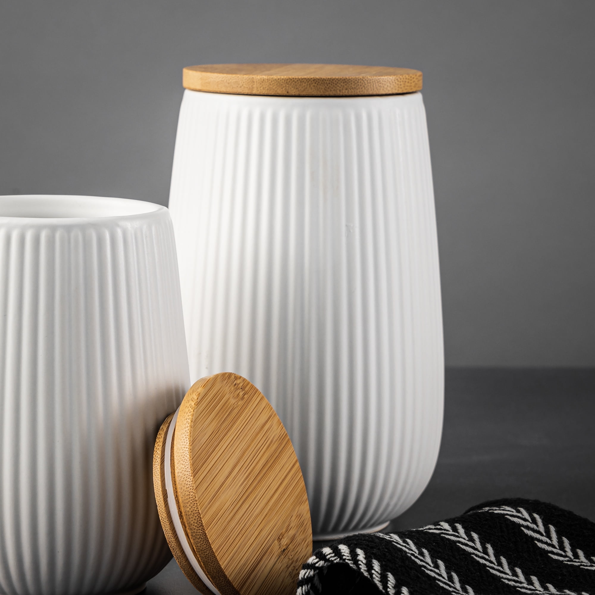 Thyme&Table Large 1.2L White Ceramic Ribbed Canister with Bamboo Lid