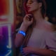 thumbnail image 5 of Xihbxyly Pulsera de Luz Led con Control de Voz, Diseño Intermitente, Pulsera Luminosa para Conciertos, Fiestas y Eventos Nocturnos, Fácil de Usar, Batería de Larga Duración, Se Adapta a Muñecas de Ha, 5 of 5