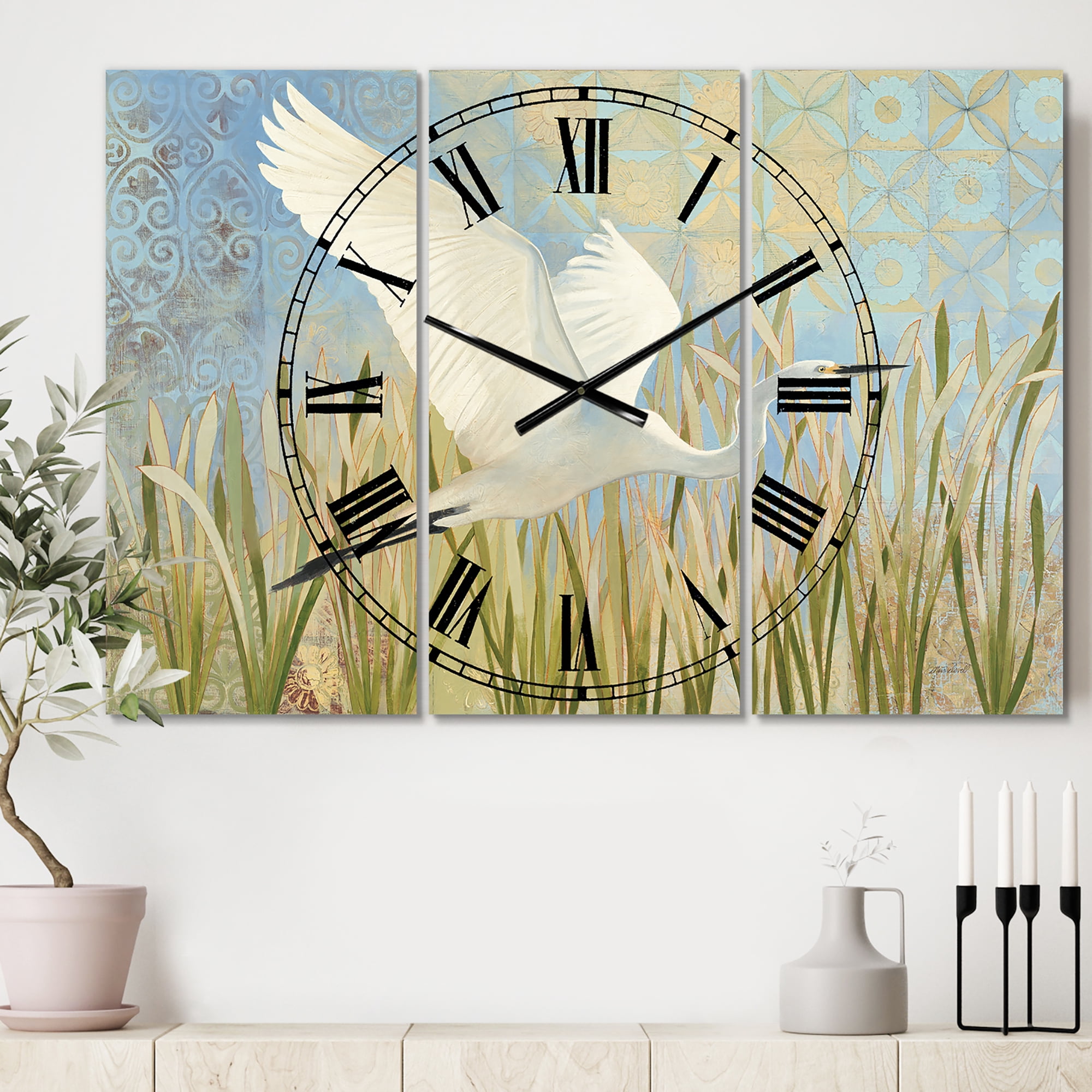 Designart 'Snowy Egret in Flight vII' Farmhouse Wall Clock