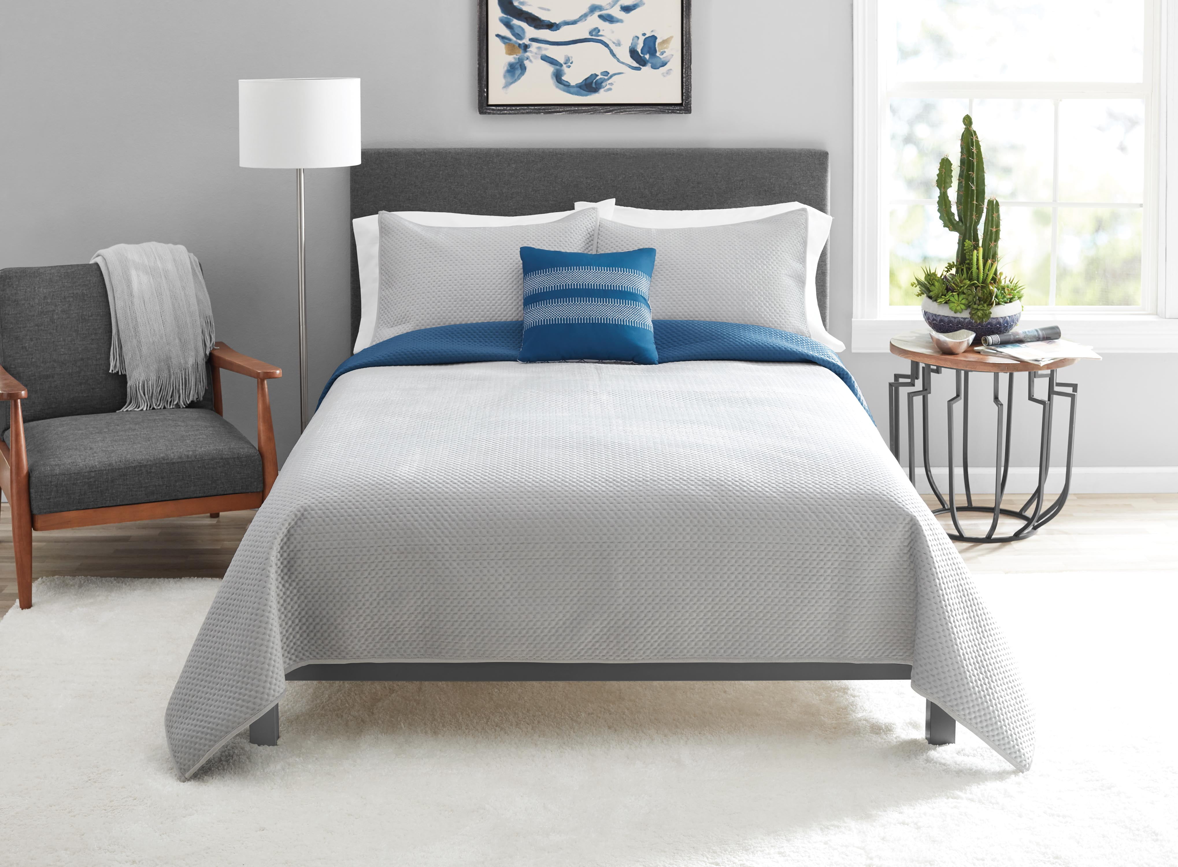 Mainstays 8-Piece Striped Comforter and Quilt Set, King, Navy