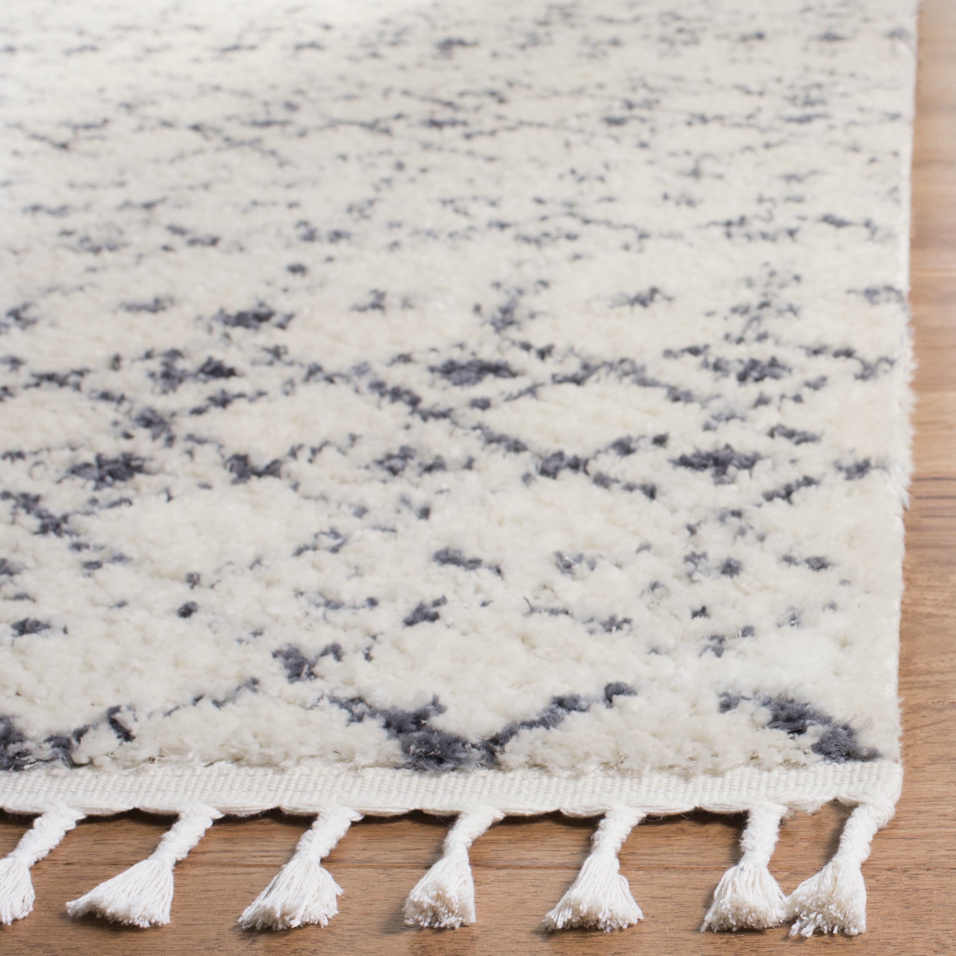 SAFAVIEH Berber Fringe Vinal Aztec Shag Runner Rug, Cream/Dark Gray, 2'2" x 18'