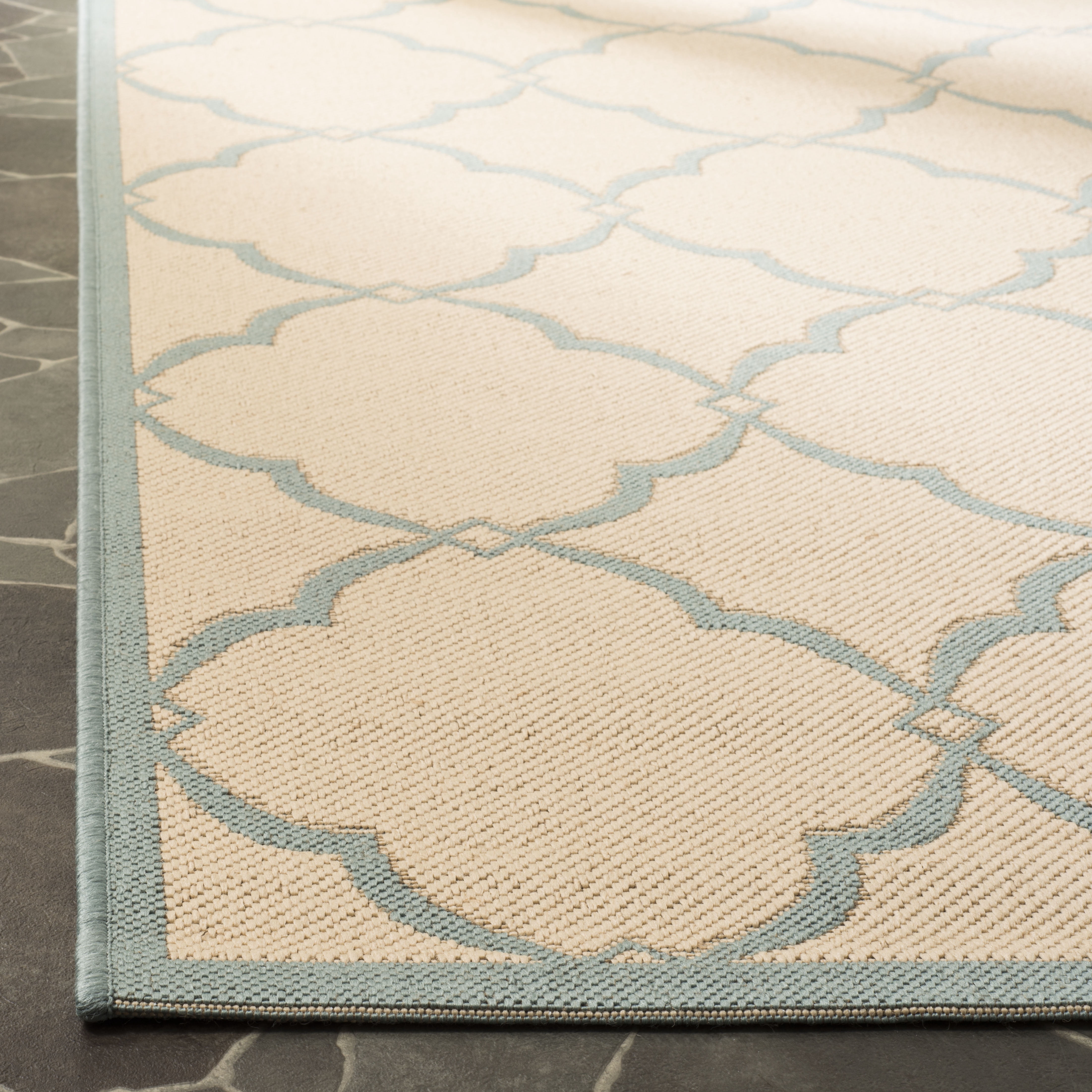 Safavieh Linden Ognena Geometric Indoor/Outdoor Area Rug, Cream/Aqua, 4' x 6'