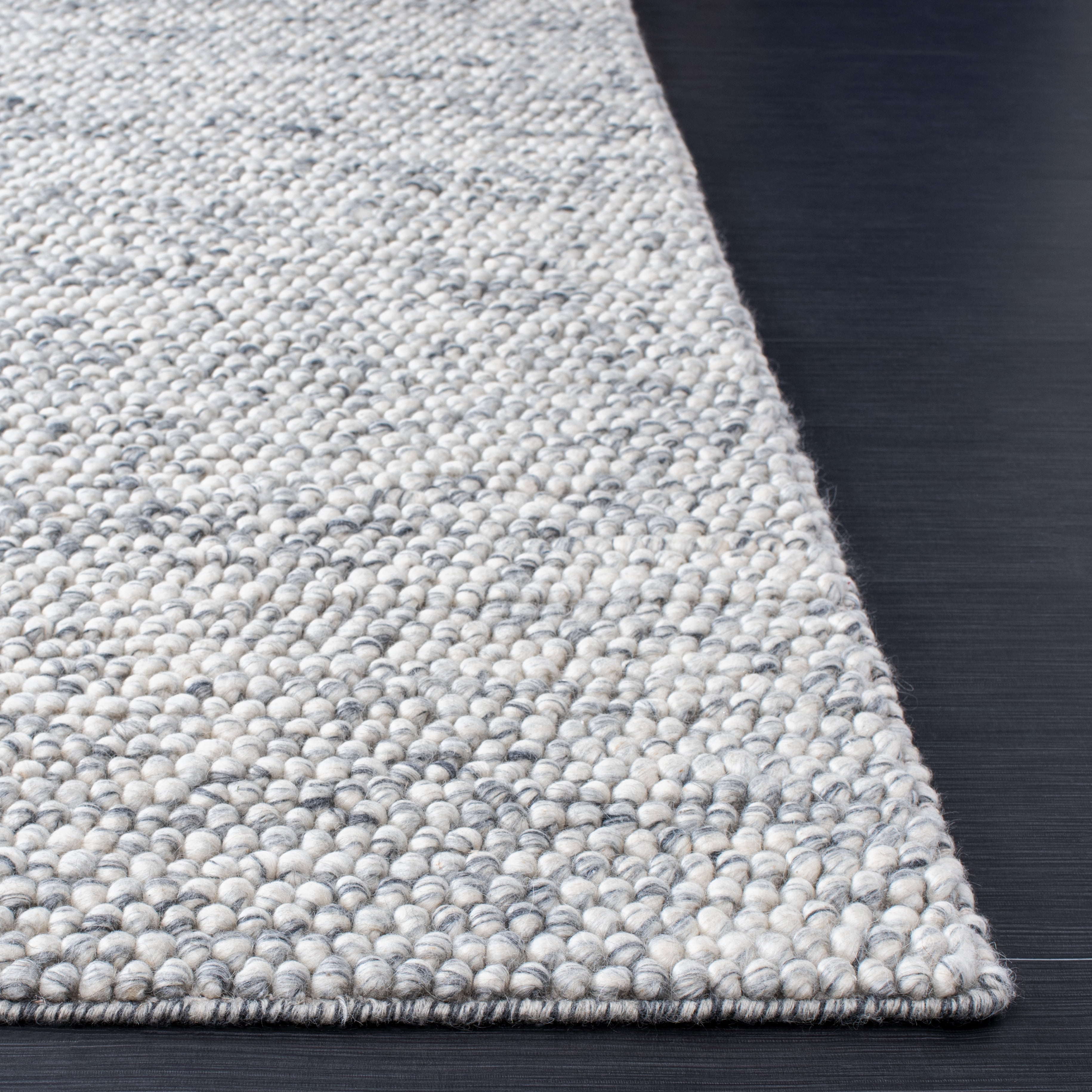 SAFAVIEH Natura Feride Geometric Area Rug, Light Grey/Ivory, 4' x 4' Square - Scandinavian Design, Light Grey & Ivory, Handmade Wool Blend, Ideal for Living Room, Bedroom, Dining Space