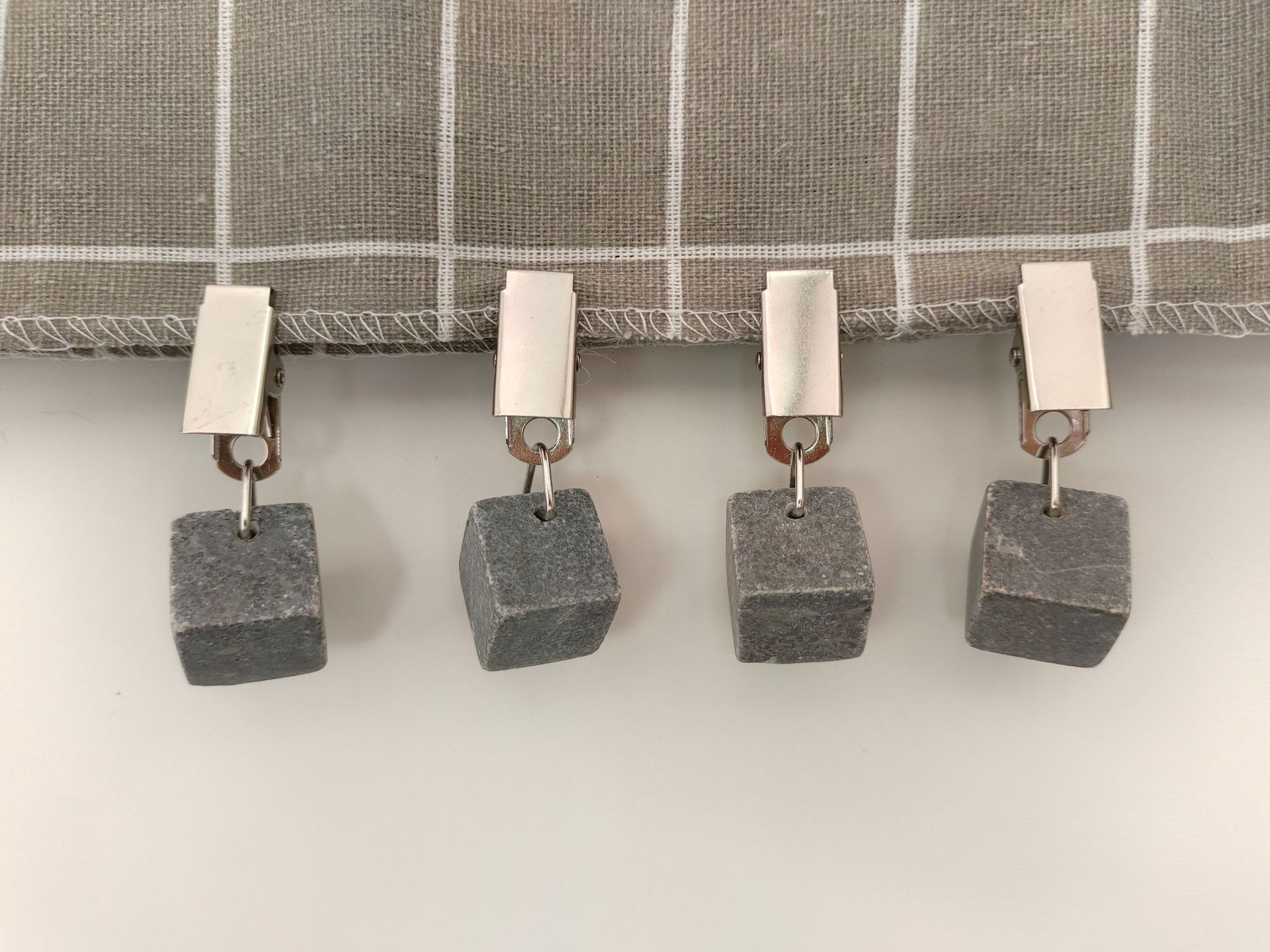 4pcs Tablecloth Weights Tablecloth Pendants Stone Table Cover Weights