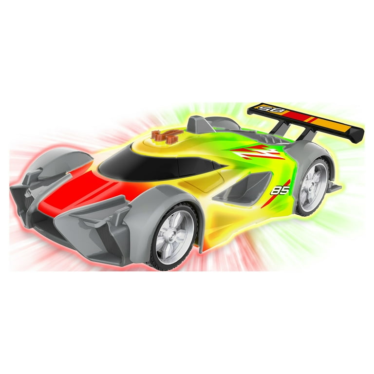 Hot Wheels Color Crashers, Mach Speeder, Kids Toys for Ages