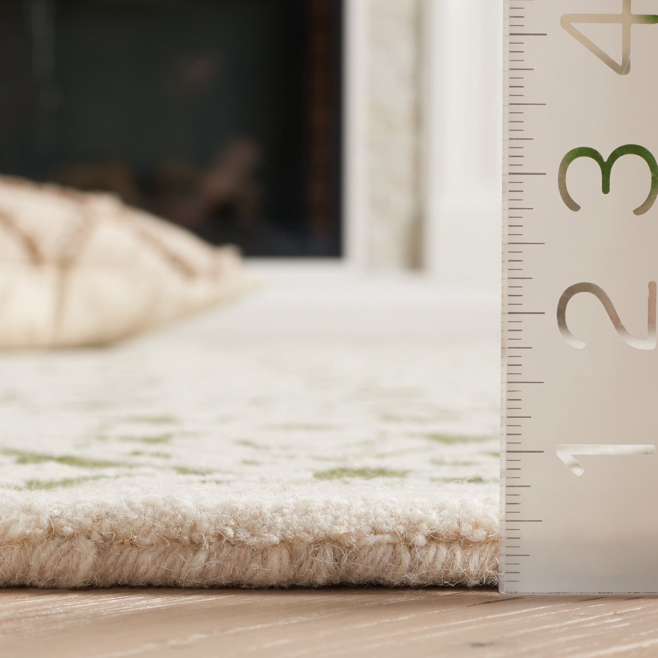 SAFAVIEH Metro Sunny Medallion Runner Rug, Green/Ivory, 2'3" x 9'