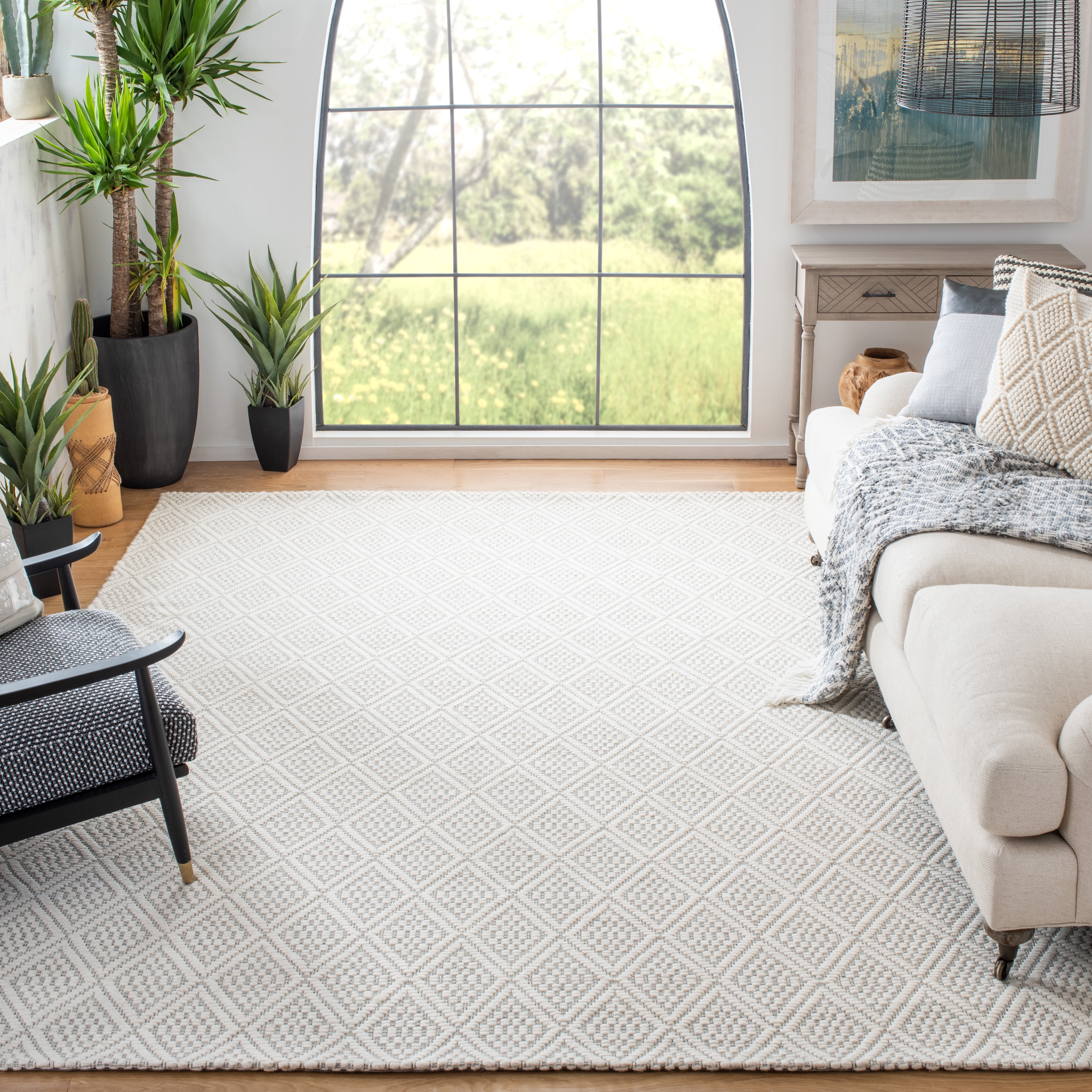 SAFAVIEH Marbella Pauletta Diamond Area Rug, Ivory, 9' x 12'