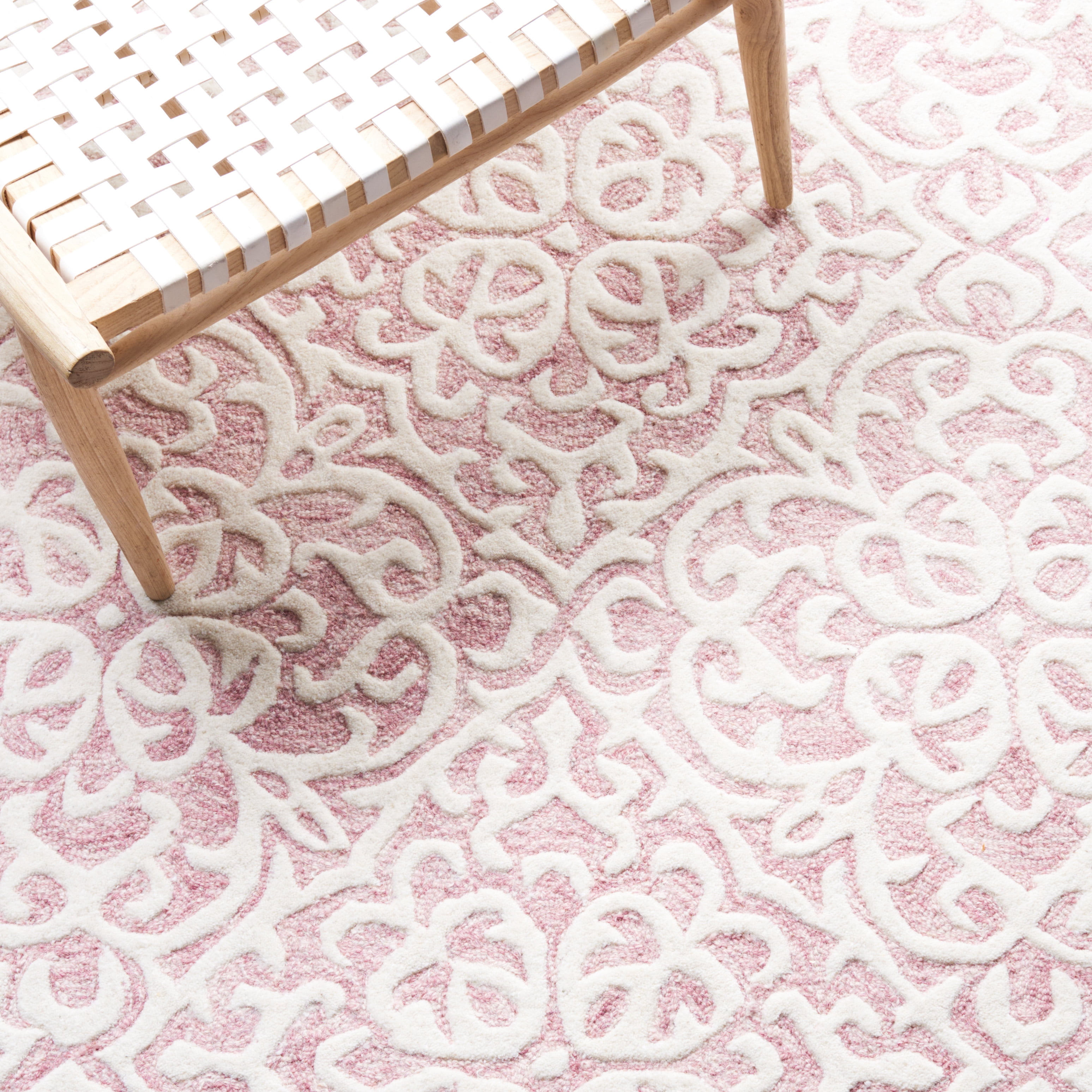 SAFAVIEH Metro Joshua Medallion Area Rug, Pink/Ivory, 3' x 5'