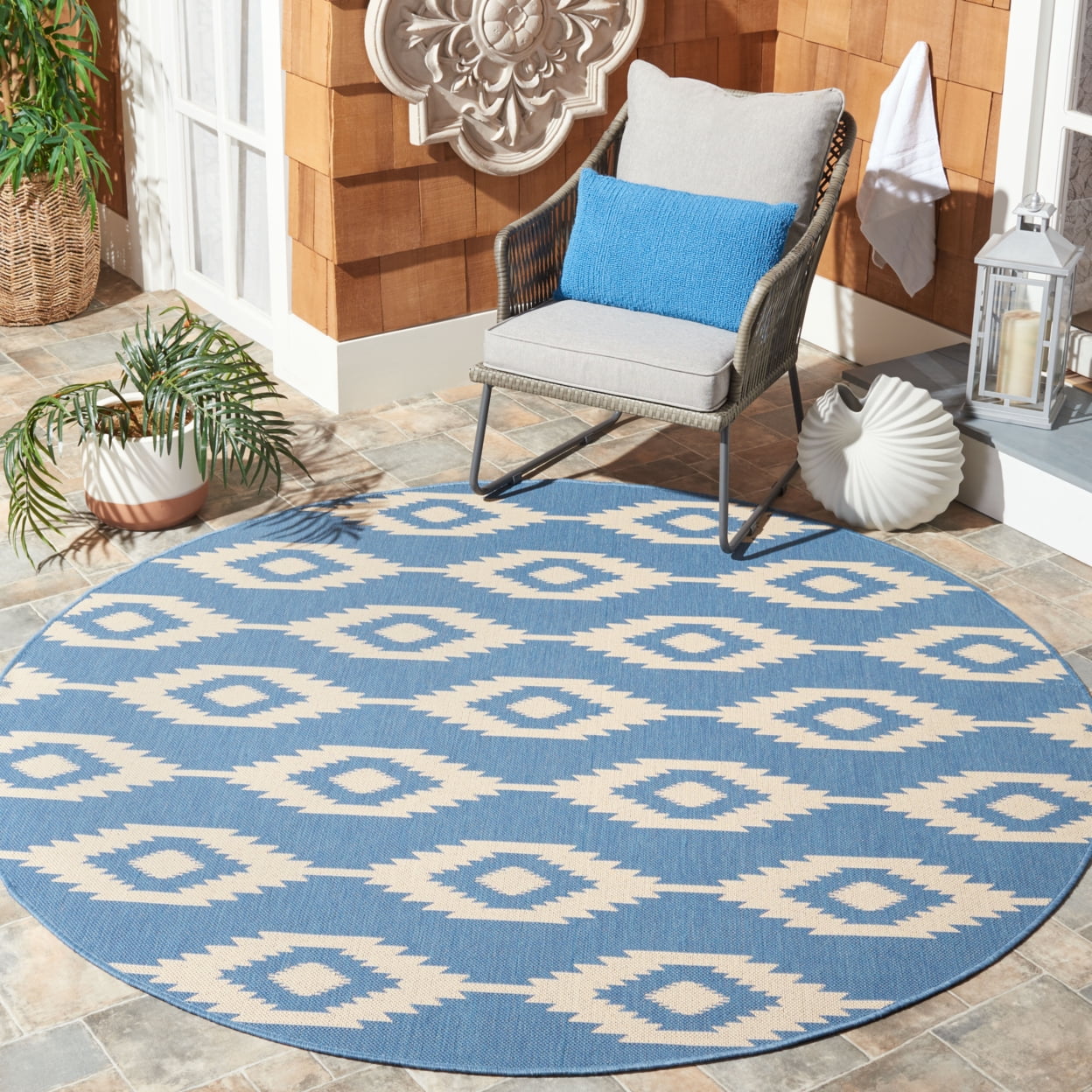SAFAVIEH Beach House Vasiliki Geometric Indoor/Outdoor Area Rug, Cream/Blue, 5'3" x 7'6"