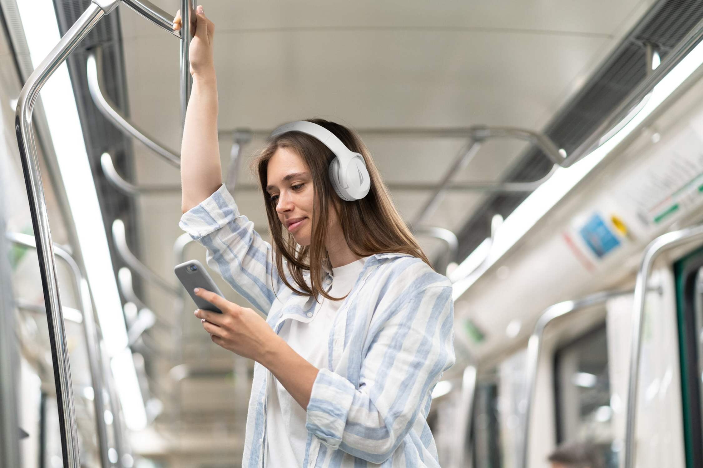 NAUTICA H200 BLUETOOTH STEREO HEADPHONE - 20 HOURS PLAYTIME - ANC - FOLDABLE - 5.3 - HANDSFREE - WHITE (LANE C RACK 8 - NAUTICA#64)