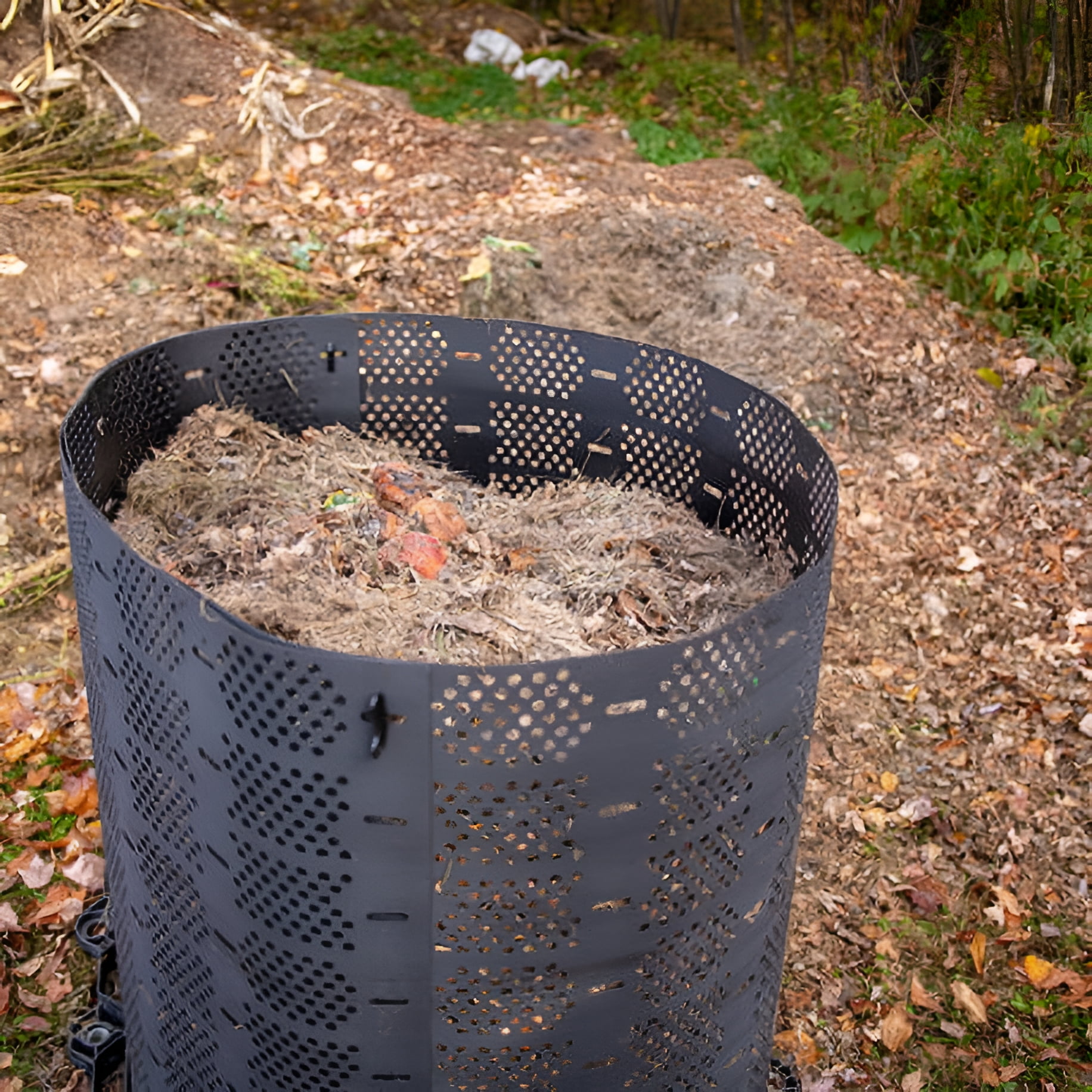 Yardfully 70-246 Gallon Black High-Density Polyethylene Geobin Composter Handles & Air Vent
