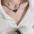 thumbnail image 2 of (2 pcs) Collar Con Colgante De Triángulo De Acero Inoxidable De Prada (Sin Caja), 2 of 3