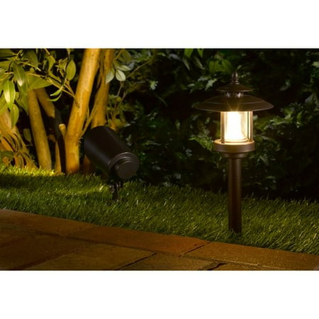 Westinghouse 8 Piece Low Voltage Light Set Com
