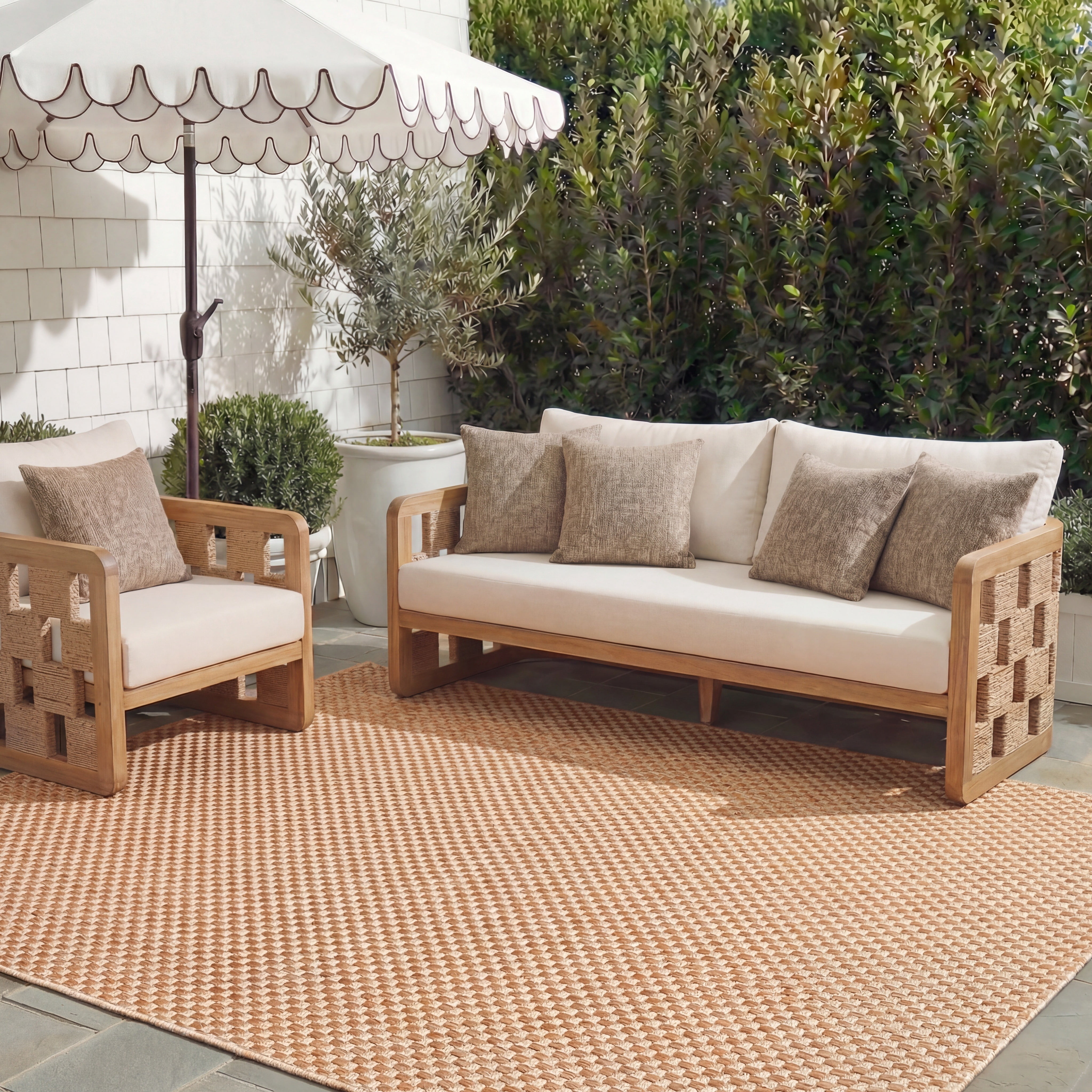 Safavieh Courtyard Finnian Solid Indoor/Outdoor Area Rug, Natural/Cream, 5'3" x 7'7"