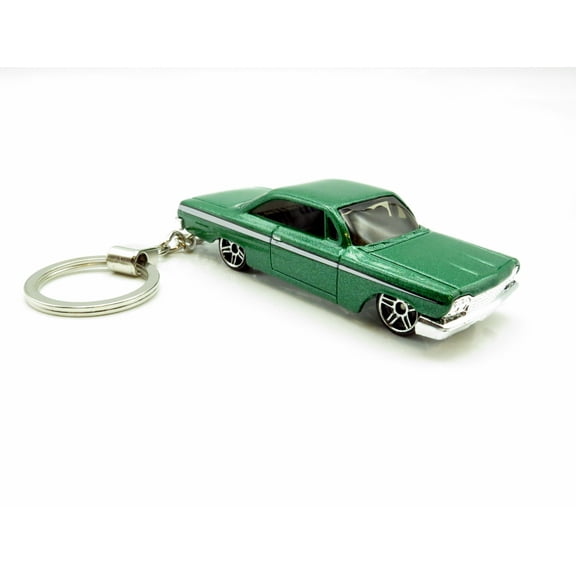 Keychain 1962 '62 Chevy Green Car Rare Novelty 1:64 Diecast Key Ring