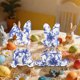 thumbnail image 4 of Figurita de conejo de Pascua de estilo porcelana azul y blanca adorno de conejo • Decoración navideña para mesa central • Decoración duradera para fiestas de Pascua, 4 of 6