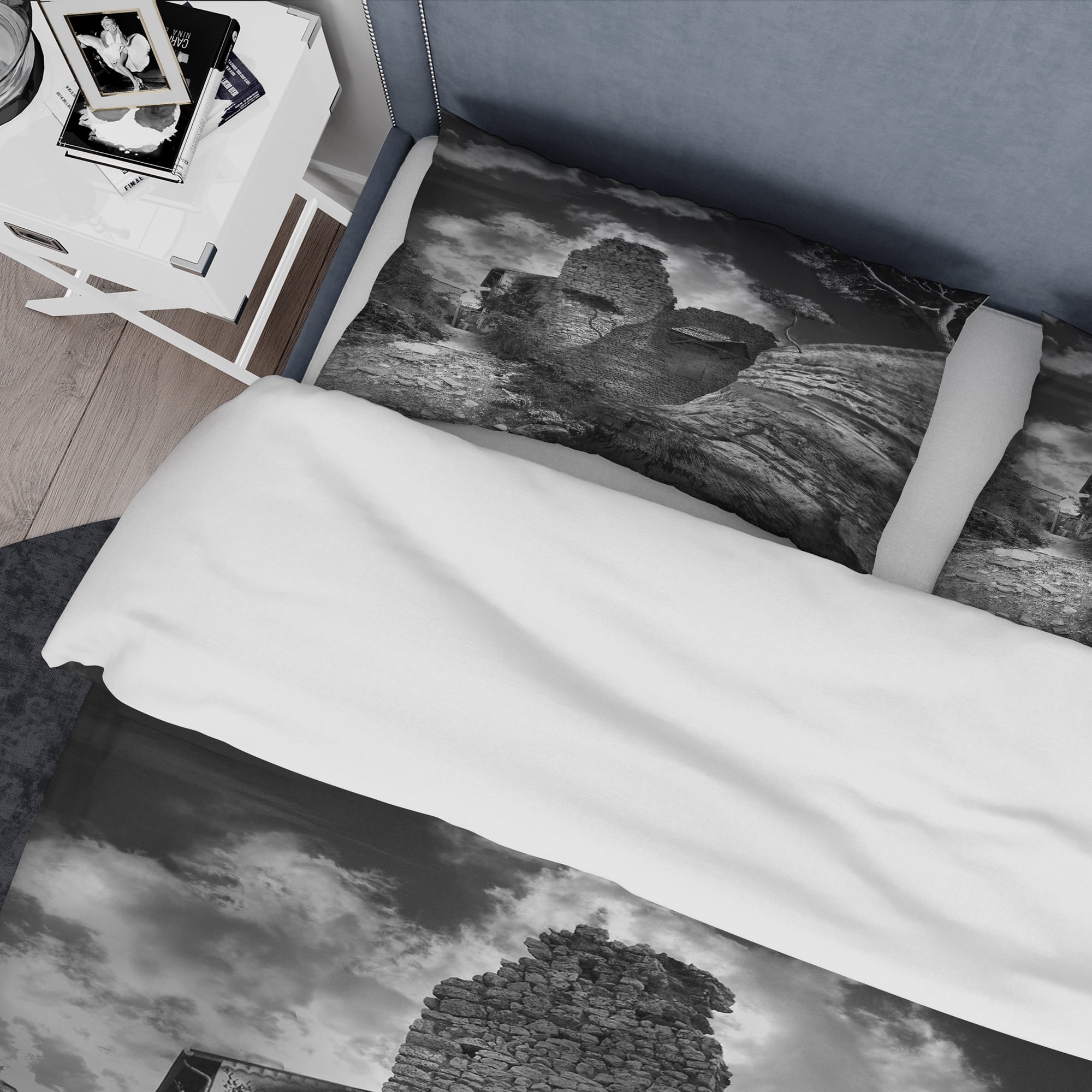 Designart 'Mast of Columbine Collage' Traditional Duvet Cover Set