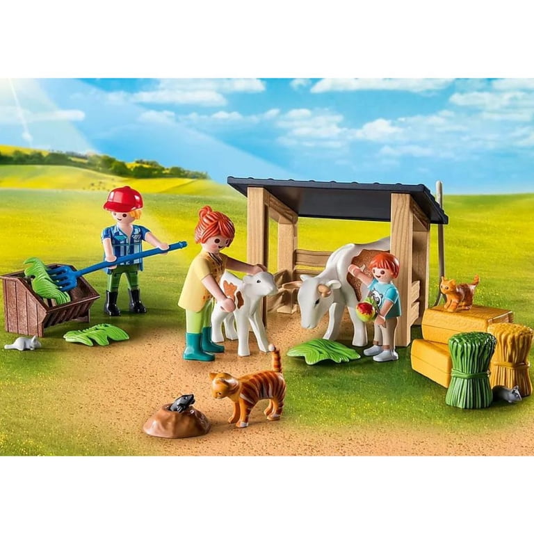 Playmobil Country Large Farmhouse with Outdoor Area and Furniture
