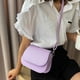 thumbnail image 5 of Bolsa bandolera morada para mujer 2023 - Estilo moderno y elegante con capacidad amplia para celular, maquillaje y más. Hecha de cuero PU resistente, ideal para viajes, compras o regalo. Medidas:, 5 of 6