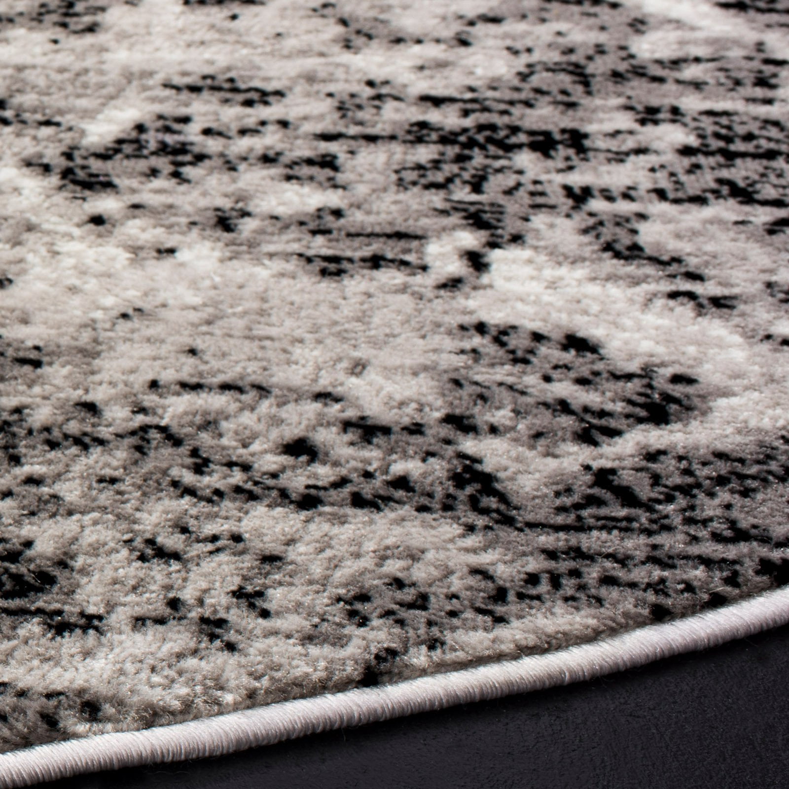 SAFAVIEH Skyler Joisse Abstract Area Rug, Charcoal/Ivory, 5'1" x 7'6"