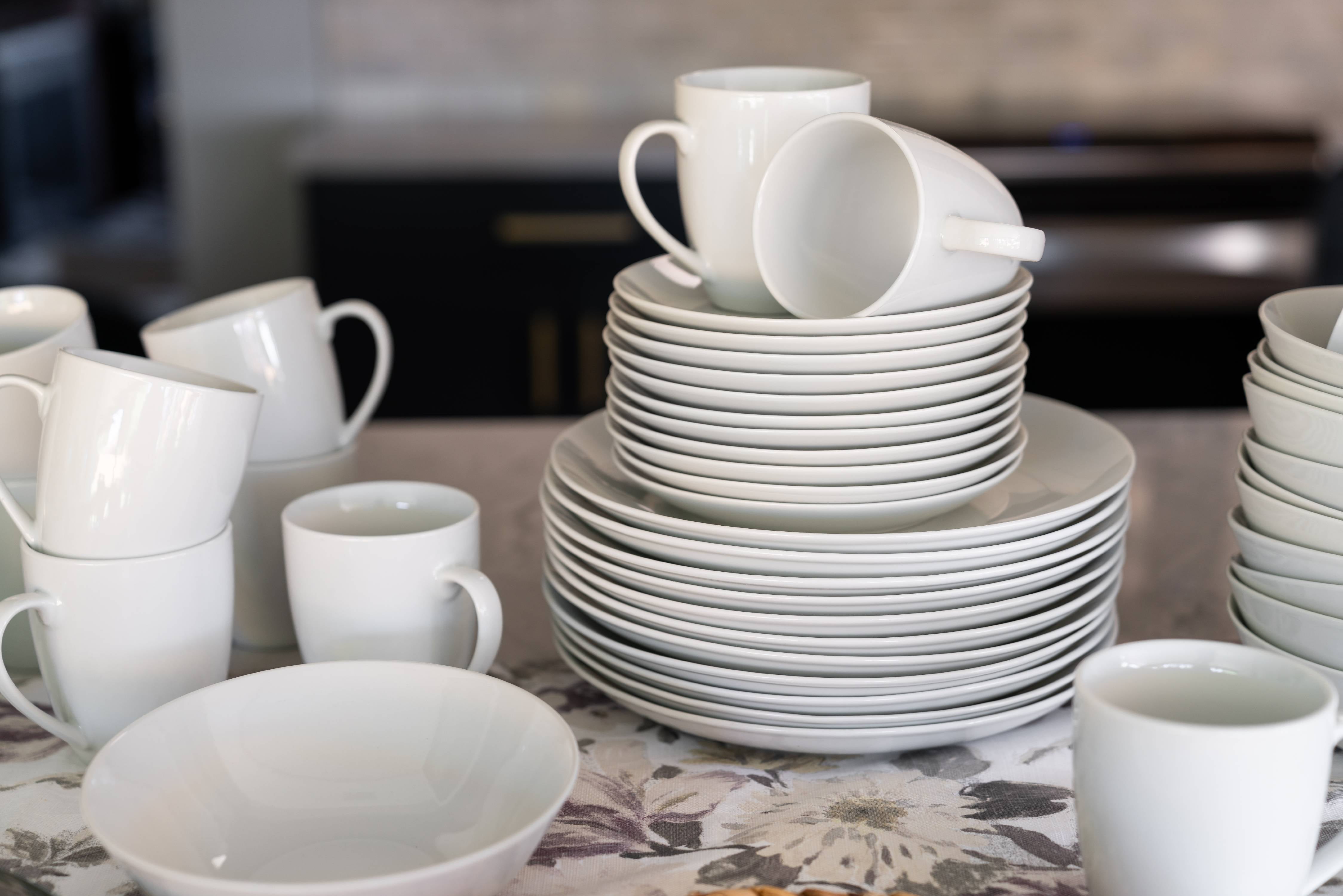 10 Strawberry Street Catering Pack 7.5" Coupe Salad Plates - Set of 12