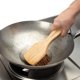 thumbnail image 3 of Set de limpieza para wok Cuisinart con cepillo Palmyra y dispensador de agua, 3 of 4