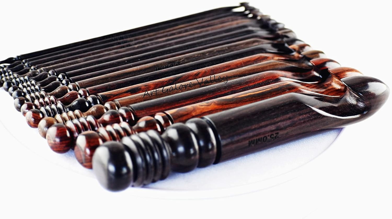 Ergonomic Crochet Hooks Set of 15 Soft Grip Rosewood Hooks 3.5 MM to 25 MM, Wooden Yarn Crochet Hooks for Arthritic Hands Needles for Knitting and Crocheting
