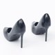 thumbnail image 4 of Zapatos de Negros de Plástico en Miniatura 1/12, Muebles para Muñecas, Casa, Habitación, s de Mujer, Accesorio de Decoración Baoblaze Zapatos miniatura Dollhouse, 4 of 7