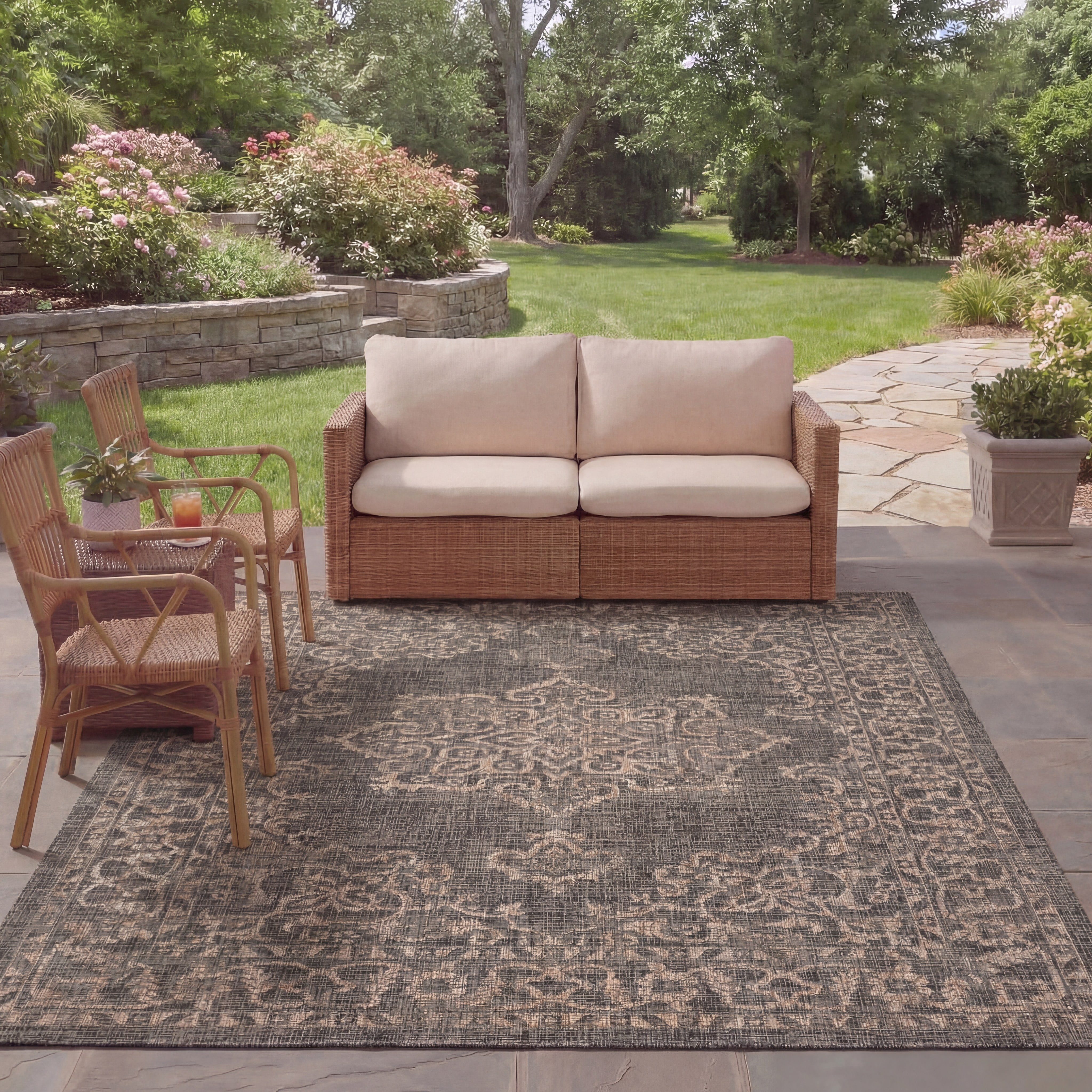 SAFAVIEH Courtyard Clodagh Medallion Indoor/Outdoor Area Rug, Black/Natural, 5'3" x 7'7"