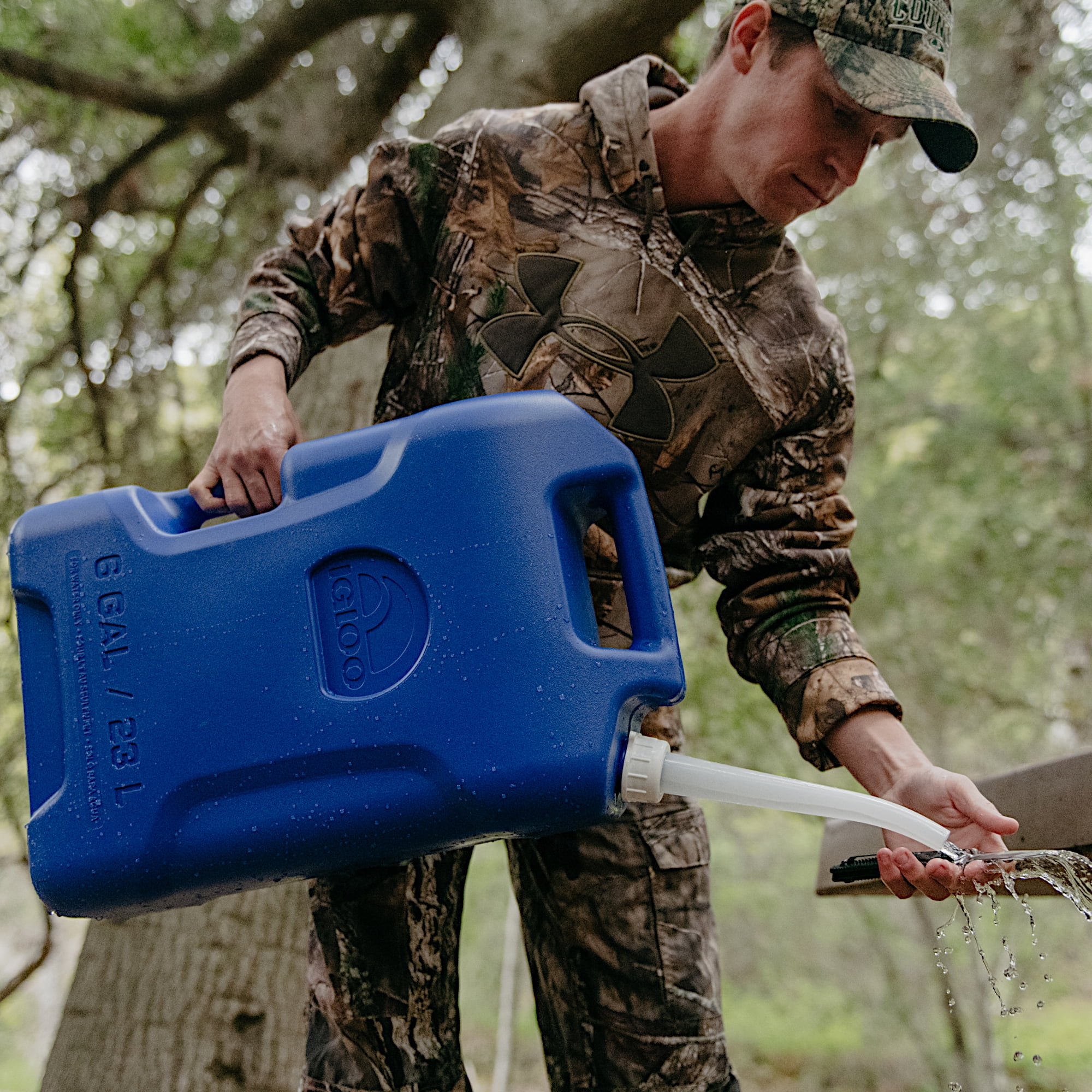 Igloo 6 Gallon Camping Water Storage Container, Blue