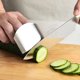 thumbnail image 4 of BESTYASH 5Ud Guardapulgares En Inoxidable Para Cortar Y Picado Seguro En Cocina, 4 of 8