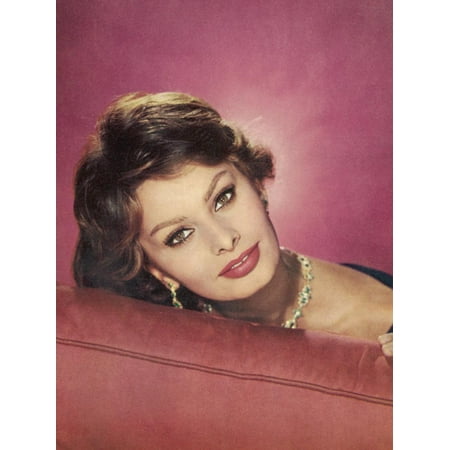 - Sophia Loren Italian Film Actress in a Glamorous Pose Print Wall Art