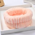 thumbnail image 2 of Muñequera de Spa reutilizable para mujer y niña, muñequeras de toalla de microfibra suave para lavarse la cara, Yoga, correr, deporte, 1 ud., 2 of 5