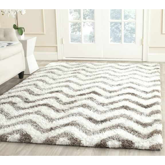 SAFAVIEH Barcelona Carmella Chevron Stripes Shag Area Rug, Ivory/Silver, 4' x 6'
