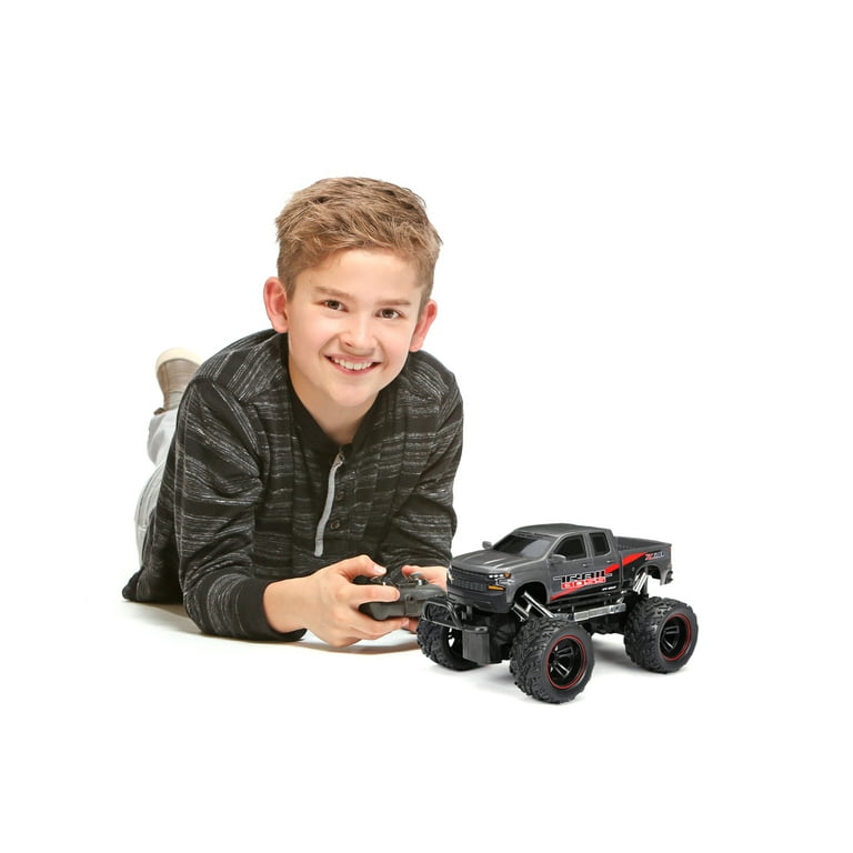 New Bright (1:16) Chevrolet Silverado Battery Radio Control