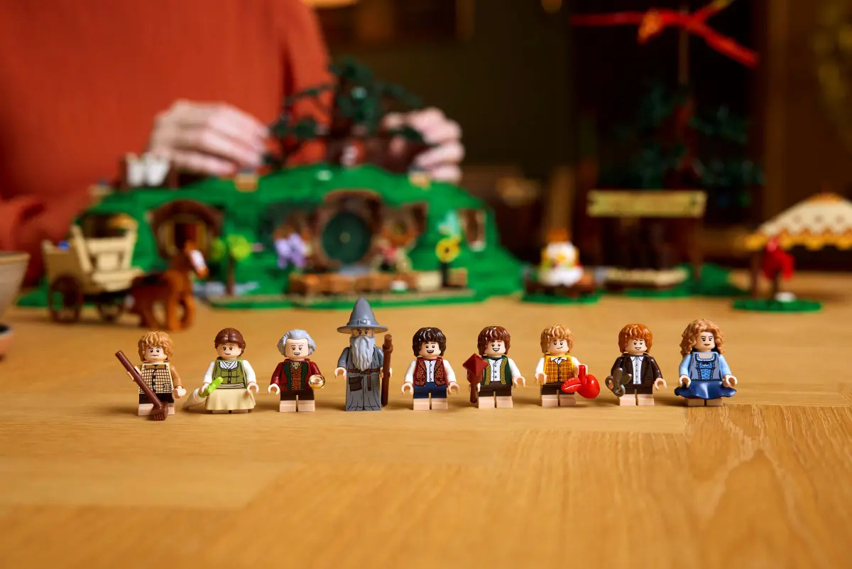 LEGO Icons 10354 The Lord of the Rings: The Shire