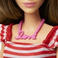 thumbnail image 4 of Set de pícnic Barbie Parisian Passport con muñeca morena, 4 of 6