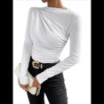 thumbnail image 2 of Camiseta Informal de Larga con Cuello Alto y Fruncido para Mujer, Corte Entallado y Color Liso S, 2 of 7