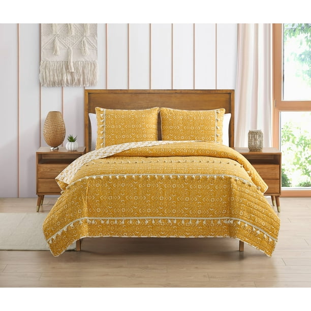 Home Retreat Quilt Set, Queen, Yellow, 3 Piece