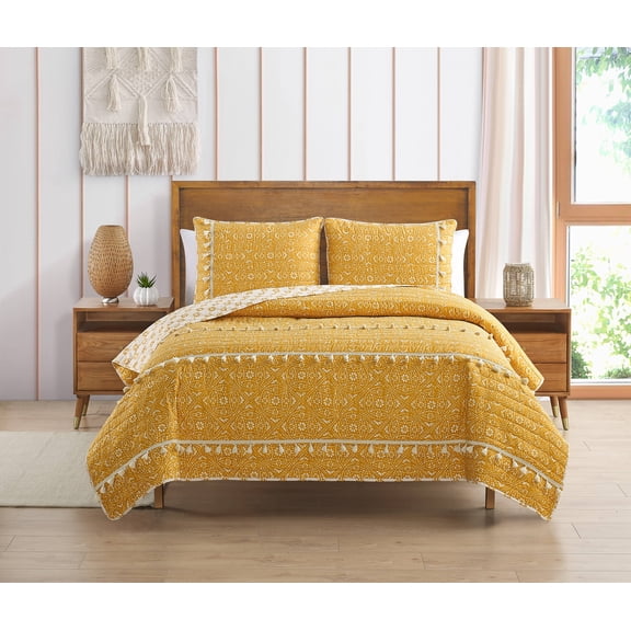Home Retreat Nevada Tribal Tan 3-Piece Microfiber Quilt Bedding Set - Full/Queen